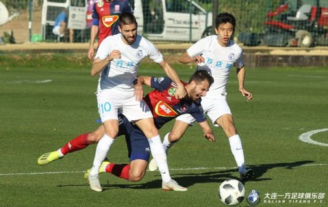 皇冠体育-包含热身赛检验阵容，教练组观察效果的词条