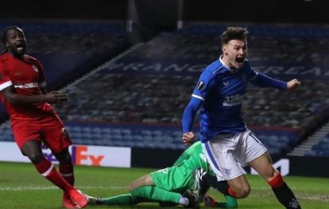 皇冠体育-格拉斯哥凯尔特人取胜晋级下一轮淘汰(格拉斯流浪者对凯尔特人)